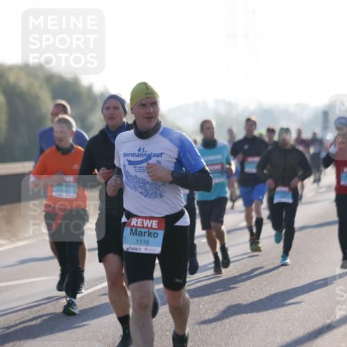 03.10.2025 - Köhlbrandbrückenlauf Jannik Wohlers http://msf.ph/oto/9062500 03.10.2025 09:15:40 Position 3 41, 1116 meine-sportfotos.de