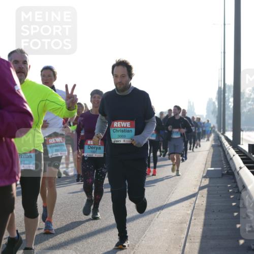 03.10.2025 - Köhlbrandbrückenlauf Jannik Wohlers http://msf.ph/oto/9062502 03.10.2025 09:23:40 Position 3 2058, 2319, 1001, 62, 3669 meine-sportfotos.de