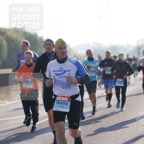 03.10.2025 - Köhlbrandbrückenlauf Jannik Wohlers http://msf.ph/oto/9062504 03.10.2025 09:15:40 Position 3 41, 29, 2012, 2, 1116 meine-sportfotos.de