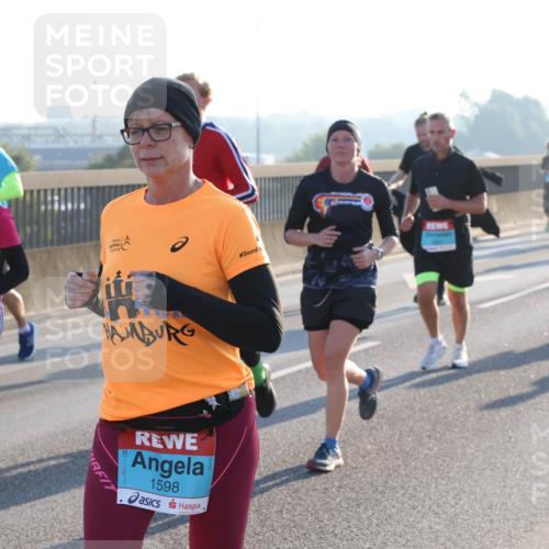 03.10.2025 - Köhlbrandbrückenlauf Lena Gebhardt http://msf.ph/oto/9062519 03.10.2025 09:20:20 Position 1 1355, 1598 meine-sportfotos.de