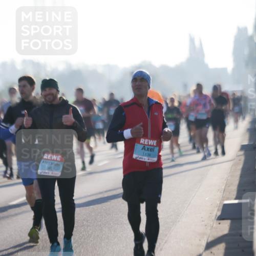 03.10.2025 - Köhlbrandbrückenlauf Jannik Wohlers http://msf.ph/oto/9062550 03.10.2025 09:15:42 Position 3 1141, 2959, 1134 meine-sportfotos.de