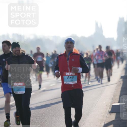 03.10.2025 - Köhlbrandbrückenlauf Jannik Wohlers http://msf.ph/oto/9062578 03.10.2025 09:15:42 Position 3 2959, 1134 meine-sportfotos.de