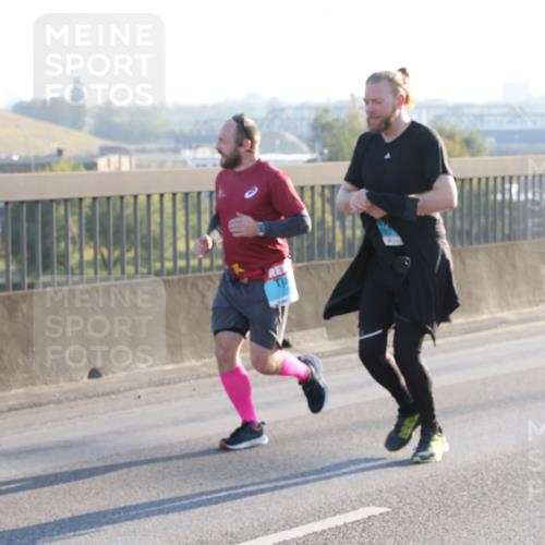 03.10.2025 - Köhlbrandbrückenlauf Lena Gebhardt http://msf.ph/oto/9062624 03.10.2025 09:20:23 Position 1  meine-sportfotos.de