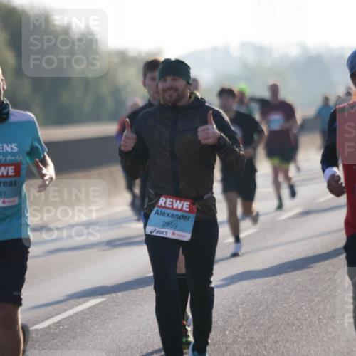 03.10.2025 - Köhlbrandbrückenlauf Jannik Wohlers http://msf.ph/oto/9062626 03.10.2025 09:15:43 Position 3 1141, 2959, 508, 1134 meine-sportfotos.de