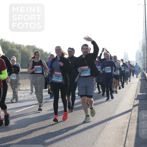 03.10.2025 - Köhlbrandbrückenlauf Jannik Wohlers http://msf.ph/oto/9062630 03.10.2025 09:23:44 Position 3 2174, 1728, 1136, 1254 meine-sportfotos.de
