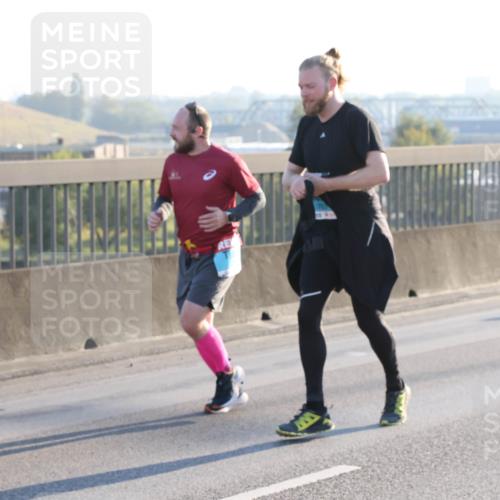 03.10.2025 - Köhlbrandbrückenlauf Lena Gebhardt http://msf.ph/oto/9062632 03.10.2025 09:20:23 Position 1  meine-sportfotos.de