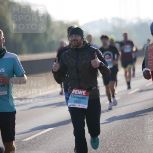 03.10.2025 - Köhlbrandbrückenlauf Jannik Wohlers http://msf.ph/oto/9062636 03.10.2025 09:15:43 Position 3 1141, 2959, 1134 meine-sportfotos.de