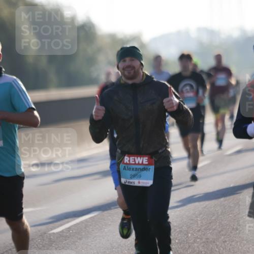 03.10.2025 - Köhlbrandbrückenlauf Jannik Wohlers http://msf.ph/oto/9062639 03.10.2025 09:15:44 Position 3 141, 2959, 1134 meine-sportfotos.de