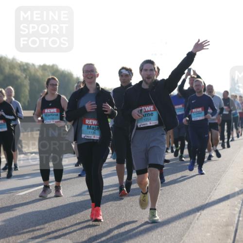 03.10.2025 - Köhlbrandbrückenlauf Jannik Wohlers http://msf.ph/oto/9062648 03.10.2025 09:23:44 Position 3 2174, 1728, 1136, 1254 meine-sportfotos.de