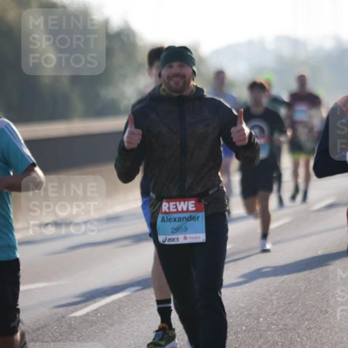 03.10.2025 - Köhlbrandbrückenlauf Jannik Wohlers http://msf.ph/oto/9062650 03.10.2025 09:15:44 Position 3 1141, 2959, 1134 meine-sportfotos.de
