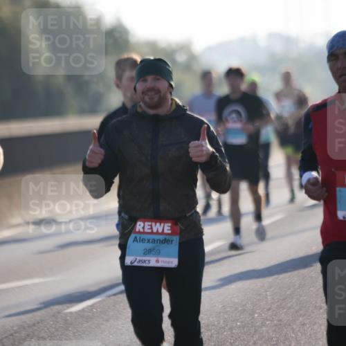 03.10.2025 - Köhlbrandbrückenlauf Jannik Wohlers http://msf.ph/oto/9062668 03.10.2025 09:15:44 Position 3 1141, 2959, 1134 meine-sportfotos.de
