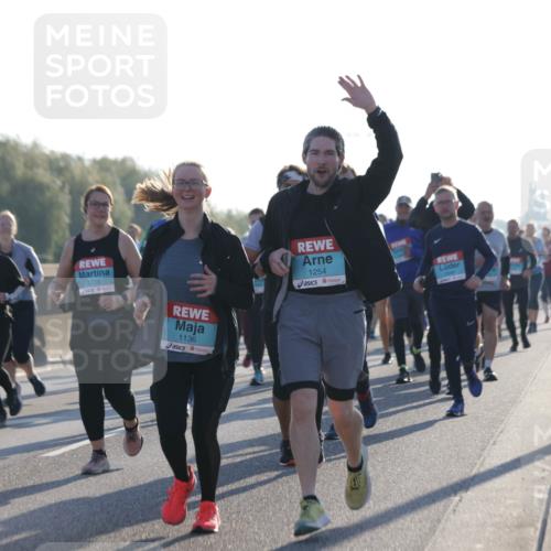 03.10.2025 - Köhlbrandbrückenlauf Jannik Wohlers http://msf.ph/oto/9062675 03.10.2025 09:23:45 Position 3 1728, 1136, 1254 meine-sportfotos.de