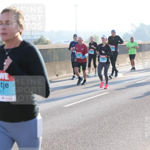 03.10.2025 - Köhlbrandbrückenlauf Lena Gebhardt http://msf.ph/oto/9062679 03.10.2025 09:20:24 Position 1 363, 3711, 2134, 1179 meine-sportfotos.de