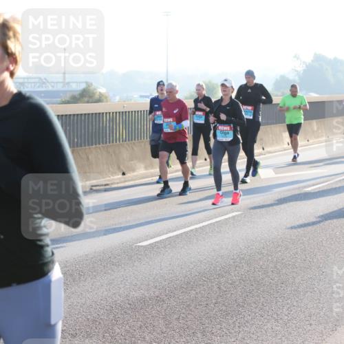 03.10.2025 - Köhlbrandbrückenlauf Lena Gebhardt http://msf.ph/oto/9062682 03.10.2025 09:20:24 Position 1 3711 meine-sportfotos.de