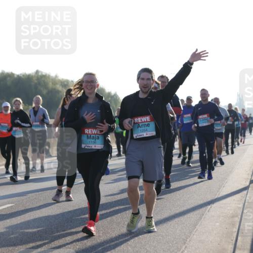 03.10.2025 - Köhlbrandbrückenlauf Jannik Wohlers http://msf.ph/oto/9062686 03.10.2025 09:23:45 Position 3 74, 1136, 1254 meine-sportfotos.de