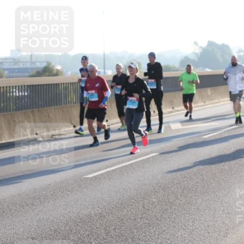 03.10.2025 - Köhlbrandbrückenlauf Lena Gebhardt http://msf.ph/oto/9062689 03.10.2025 09:20:25 Position 1  meine-sportfotos.de