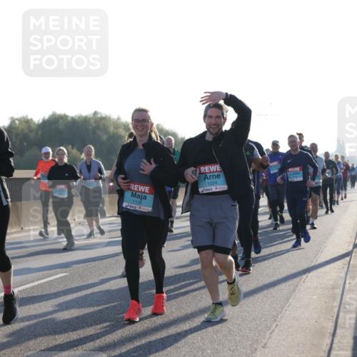 03.10.2025 - Köhlbrandbrückenlauf Jannik Wohlers http://msf.ph/oto/9062699 03.10.2025 09:23:45 Position 3 2174, 1136, 1254 meine-sportfotos.de