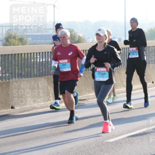 03.10.2025 - Köhlbrandbrückenlauf Lena Gebhardt http://msf.ph/oto/9062726 03.10.2025 09:20:25 Position 1  meine-sportfotos.de