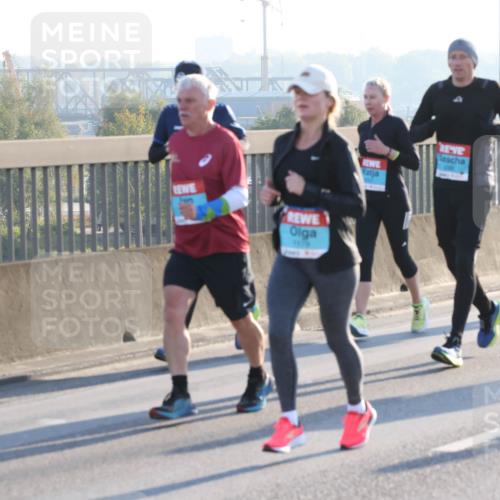 03.10.2025 - Köhlbrandbrückenlauf Lena Gebhardt http://msf.ph/oto/9062738 03.10.2025 09:20:26 Position 1  meine-sportfotos.de