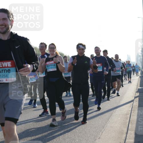 03.10.2025 - Köhlbrandbrückenlauf Jannik Wohlers http://msf.ph/oto/9062745 03.10.2025 09:23:47 Position 3 1254, 1728 meine-sportfotos.de
