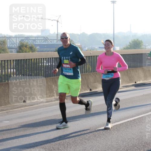 03.10.2025 - Köhlbrandbrückenlauf Lena Gebhardt http://msf.ph/oto/9062877 03.10.2025 09:20:30 Position 1 3 meine-sportfotos.de