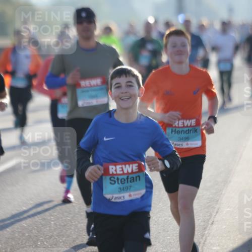 03.10.2025 - Köhlbrandbrückenlauf Jannik Wohlers http://msf.ph/oto/9062881 03.10.2025 09:15:57 Position 3 1242, 3497, 3496 meine-sportfotos.de