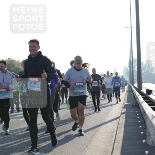 03.10.2025 - Köhlbrandbrückenlauf Jannik Wohlers http://msf.ph/oto/9062909 03.10.2025 09:23:50 Position 3 2873, 3661, 2624, 1704 meine-sportfotos.de