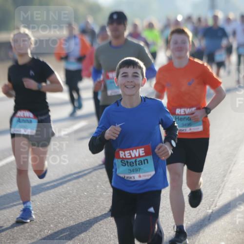 03.10.2025 - Köhlbrandbrückenlauf Jannik Wohlers http://msf.ph/oto/9062911 03.10.2025 09:15:58 Position 3 3497, 3496 meine-sportfotos.de