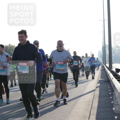 03.10.2025 - Köhlbrandbrückenlauf Jannik Wohlers http://msf.ph/oto/9062917 03.10.2025 09:23:50 Position 3 873, 2624, 1704 meine-sportfotos.de