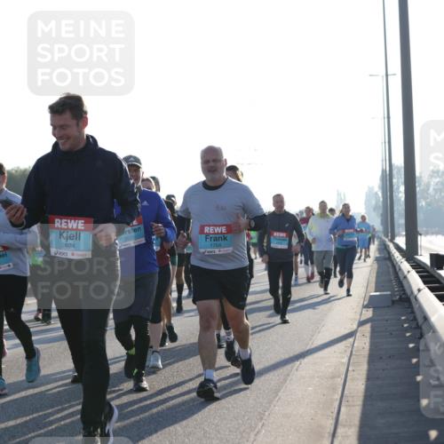 03.10.2025 - Köhlbrandbrückenlauf Jannik Wohlers http://msf.ph/oto/9062926 03.10.2025 09:23:50 Position 3 2624, 2633, 1704 meine-sportfotos.de