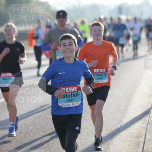 03.10.2025 - Köhlbrandbrückenlauf Jannik Wohlers http://msf.ph/oto/9062931 03.10.2025 09:15:58 Position 3 3497, 3496 meine-sportfotos.de