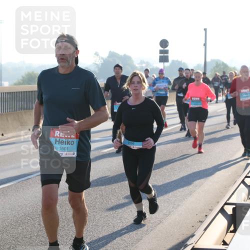03.10.2025 - Köhlbrandbrückenlauf Lena Gebhardt http://msf.ph/oto/9062938 03.10.2025 09:20:32 Position 1 1501, 3168 meine-sportfotos.de