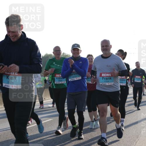 03.10.2025 - Köhlbrandbrückenlauf Jannik Wohlers http://msf.ph/oto/9062956 03.10.2025 09:23:51 Position 3 2873, 2624, 2633, 3662, 1704, 3660 meine-sportfotos.de