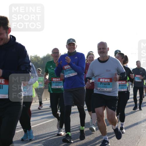 03.10.2025 - Köhlbrandbrückenlauf Jannik Wohlers http://msf.ph/oto/9062963 03.10.2025 09:23:51 Position 3 73, 2624, 3662, 2633, 1704, 3660 meine-sportfotos.de