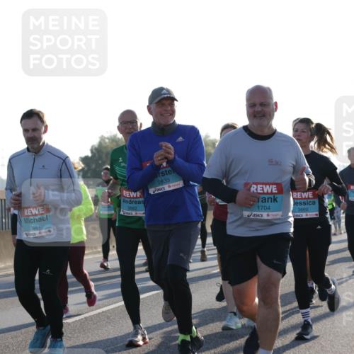 03.10.2025 - Köhlbrandbrückenlauf Jannik Wohlers http://msf.ph/oto/9062982 03.10.2025 09:23:51 Position 3 3661, 3662, 2633, 1704, 3660 meine-sportfotos.de