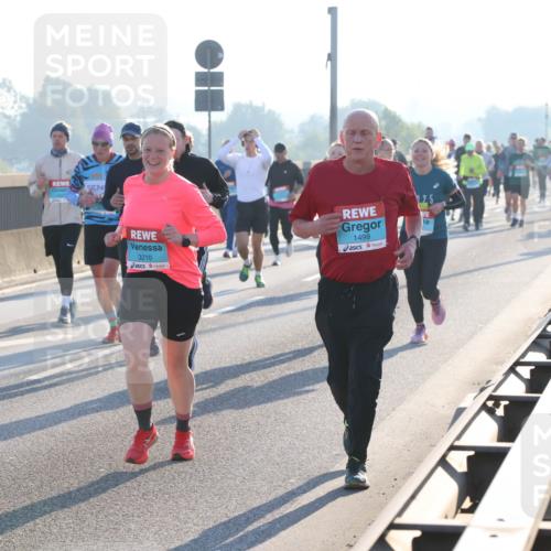 03.10.2025 - Köhlbrandbrückenlauf Lena Gebhardt http://msf.ph/oto/9062987 03.10.2025 09:20:34 Position 1 3750, 3210, 1498 meine-sportfotos.de