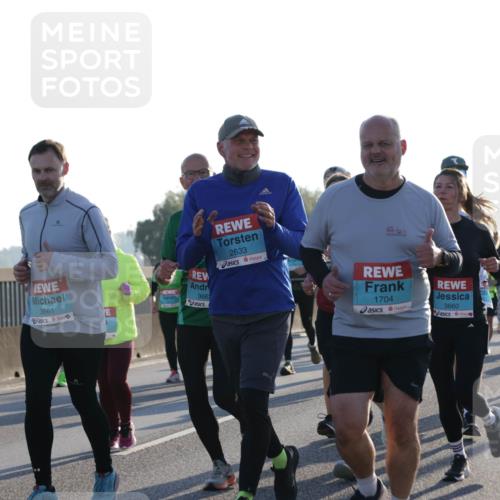 03.10.2025 - Köhlbrandbrückenlauf Jannik Wohlers http://msf.ph/oto/9062989 03.10.2025 09:23:51 Position 3 3661, 366, 2633, 1704, 3660 meine-sportfotos.de