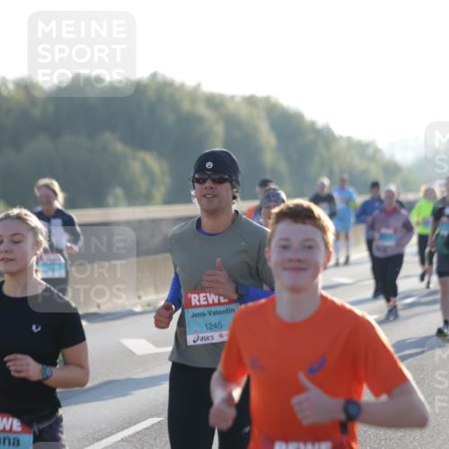 03.10.2025 - Köhlbrandbrückenlauf Jannik Wohlers http://msf.ph/oto/9063011 03.10.2025 09:16:00 Position 3 1245 meine-sportfotos.de