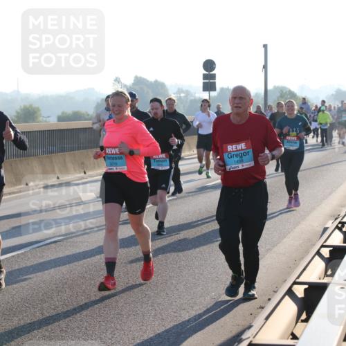 03.10.2025 - Köhlbrandbrückenlauf Lena Gebhardt http://msf.ph/oto/9063013 03.10.2025 09:20:35 Position 1 3750, 3210, 1498, 25 meine-sportfotos.de