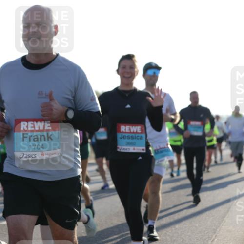 03.10.2025 - Köhlbrandbrückenlauf Jannik Wohlers http://msf.ph/oto/9063016 03.10.2025 09:23:52 Position 3 1704, 3660 meine-sportfotos.de