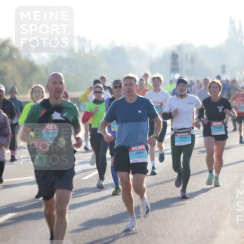 03.10.2025 - Köhlbrandbrückenlauf Jannik Wohlers http://msf.ph/oto/9063025 03.10.2025 09:16:01 Position 3 30, 1357, 3344 meine-sportfotos.de