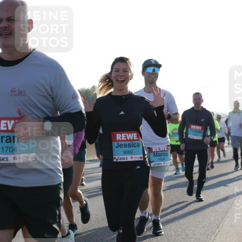 03.10.2025 - Köhlbrandbrückenlauf Jannik Wohlers http://msf.ph/oto/9063031 03.10.2025 09:23:52 Position 3 1704, 3660, 1938 meine-sportfotos.de