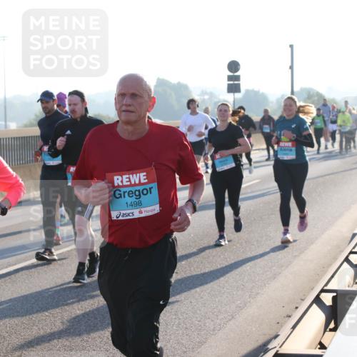 03.10.2025 - Köhlbrandbrückenlauf Lena Gebhardt http://msf.ph/oto/9063034 03.10.2025 09:20:36 Position 1 3210, 1498 meine-sportfotos.de