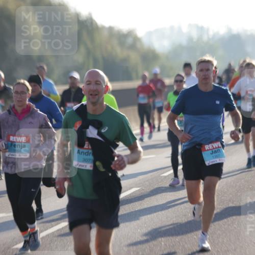 03.10.2025 - Köhlbrandbrückenlauf Jannik Wohlers http://msf.ph/oto/9063066 03.10.2025 09:16:03 Position 3 1864, 3073, 1357 meine-sportfotos.de
