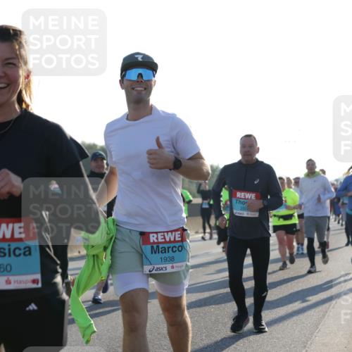 03.10.2025 - Köhlbrandbrückenlauf Jannik Wohlers http://msf.ph/oto/9063068 03.10.2025 09:23:53 Position 3 3660, 1938, 230 meine-sportfotos.de