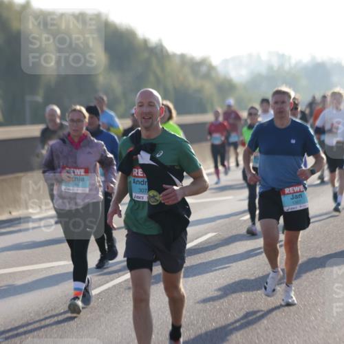 03.10.2025 - Köhlbrandbrückenlauf Jannik Wohlers http://msf.ph/oto/9063073 03.10.2025 09:16:03 Position 3 1864, 307, 1357 meine-sportfotos.de