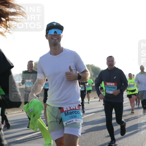 03.10.2025 - Köhlbrandbrückenlauf Jannik Wohlers http://msf.ph/oto/9063085 03.10.2025 09:23:53 Position 3 60, 1938, 2308 meine-sportfotos.de