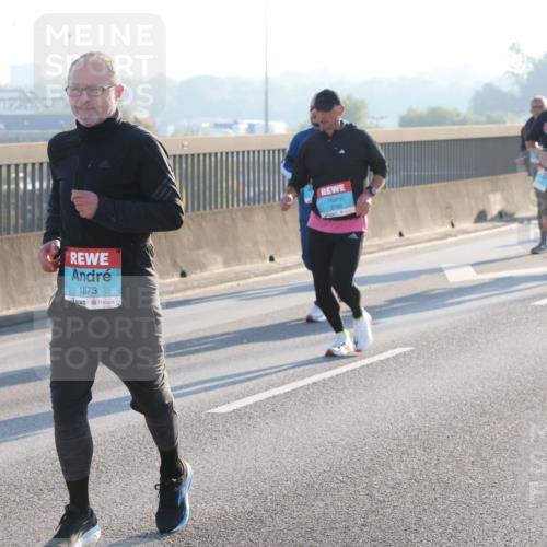 03.10.2025 - Köhlbrandbrückenlauf Lena Gebhardt http://msf.ph/oto/9063165 03.10.2025 09:20:41 Position 1 1873, 3799 meine-sportfotos.de