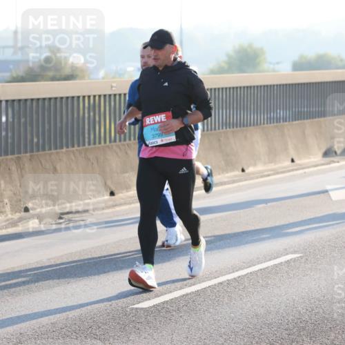 03.10.2025 - Köhlbrandbrückenlauf Lena Gebhardt http://msf.ph/oto/9063174 03.10.2025 09:20:41 Position 1 3799 meine-sportfotos.de