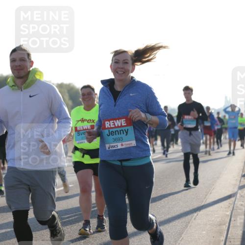 03.10.2025 - Köhlbrandbrückenlauf Jannik Wohlers http://msf.ph/oto/9063179 03.10.2025 09:23:57 Position 3 27, 2741, 3693 meine-sportfotos.de